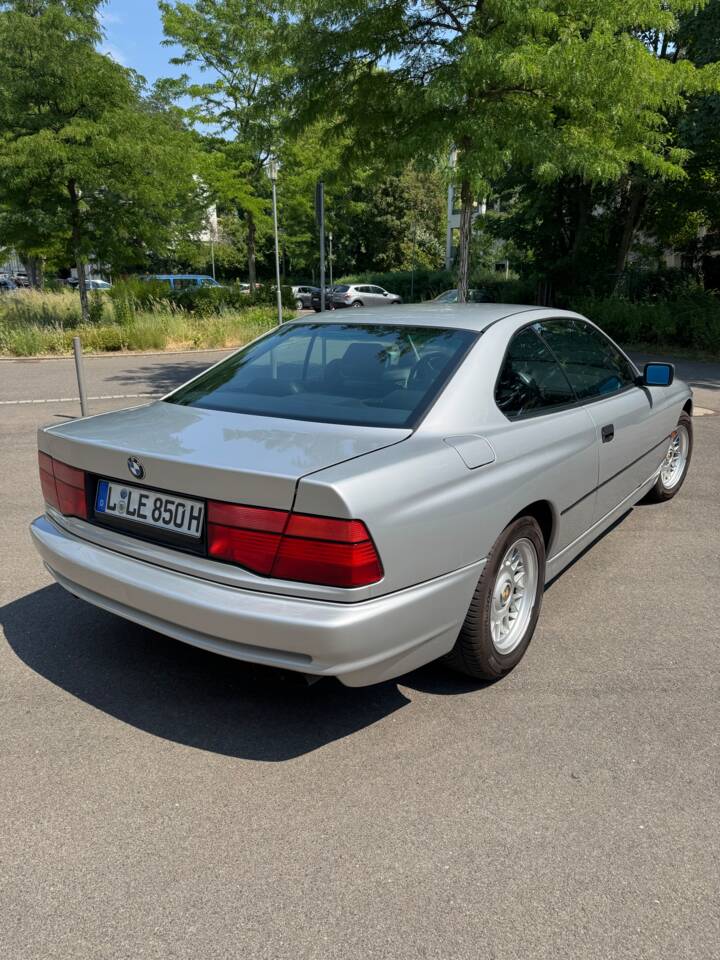 Image 4/11 of BMW 850i (1990)