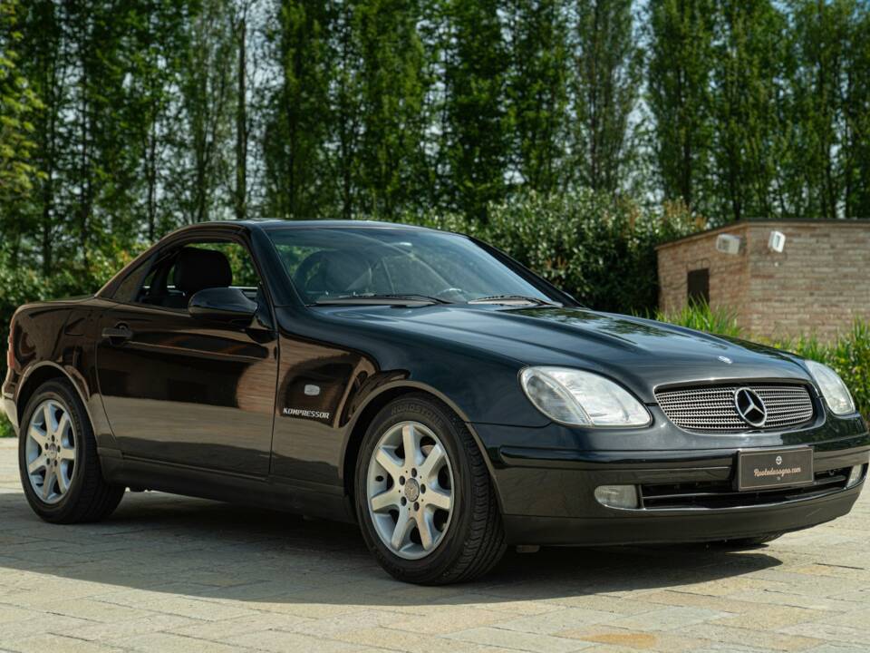 Image 2/50 of Mercedes-Benz SLK 200 Kompressor (1998)