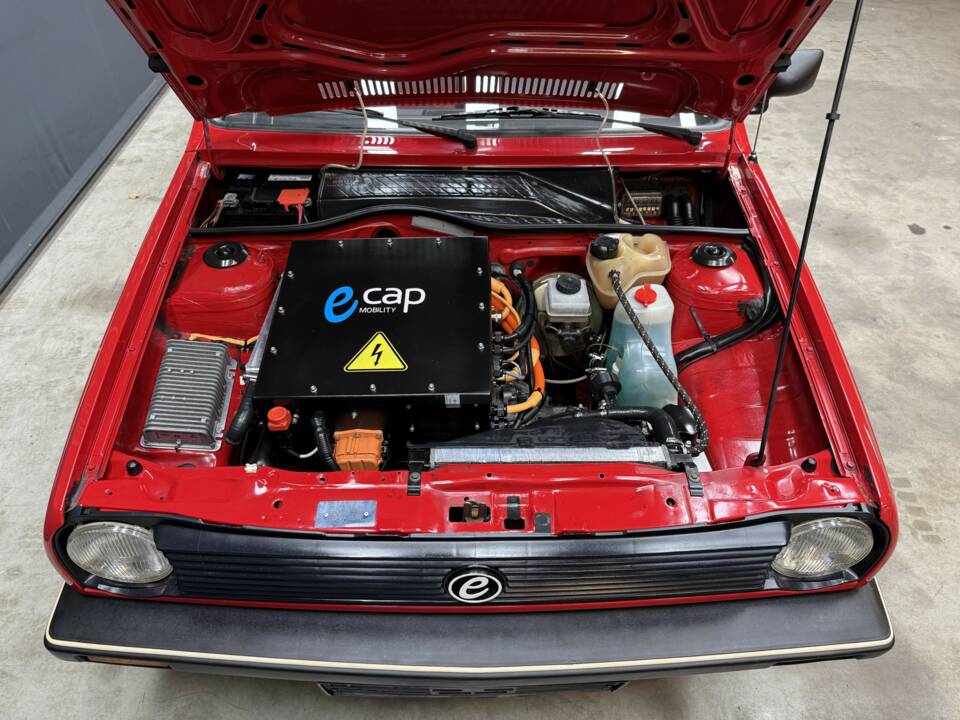 Bild 4/40 von Volkswagen Polo II Coupe 1.0 (1988)