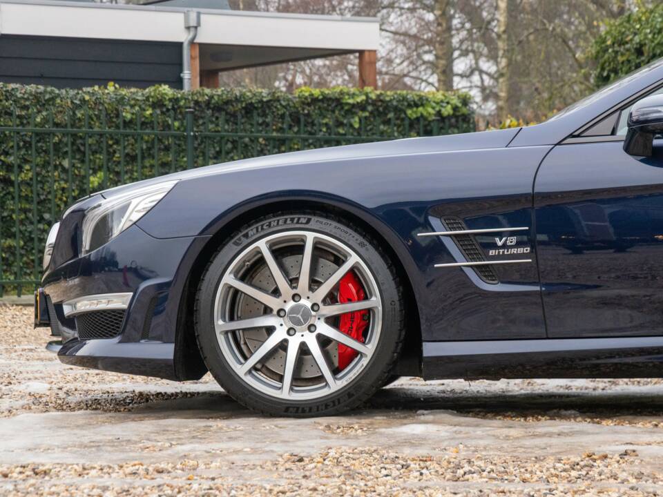 Immagine 16/50 di Mercedes-Benz SL 63 AMG (2012)