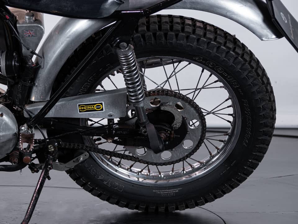 Image 29/50 de BSA C 15 Scrambler (1963)