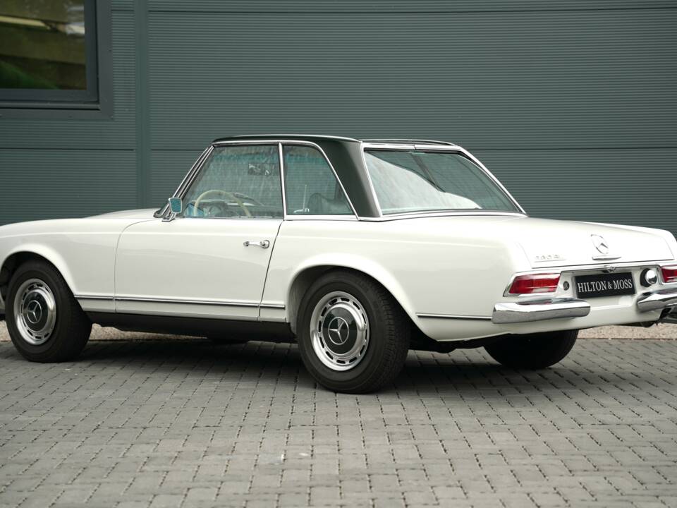 Image 2/50 de Mercedes-Benz 280 SL (1968)