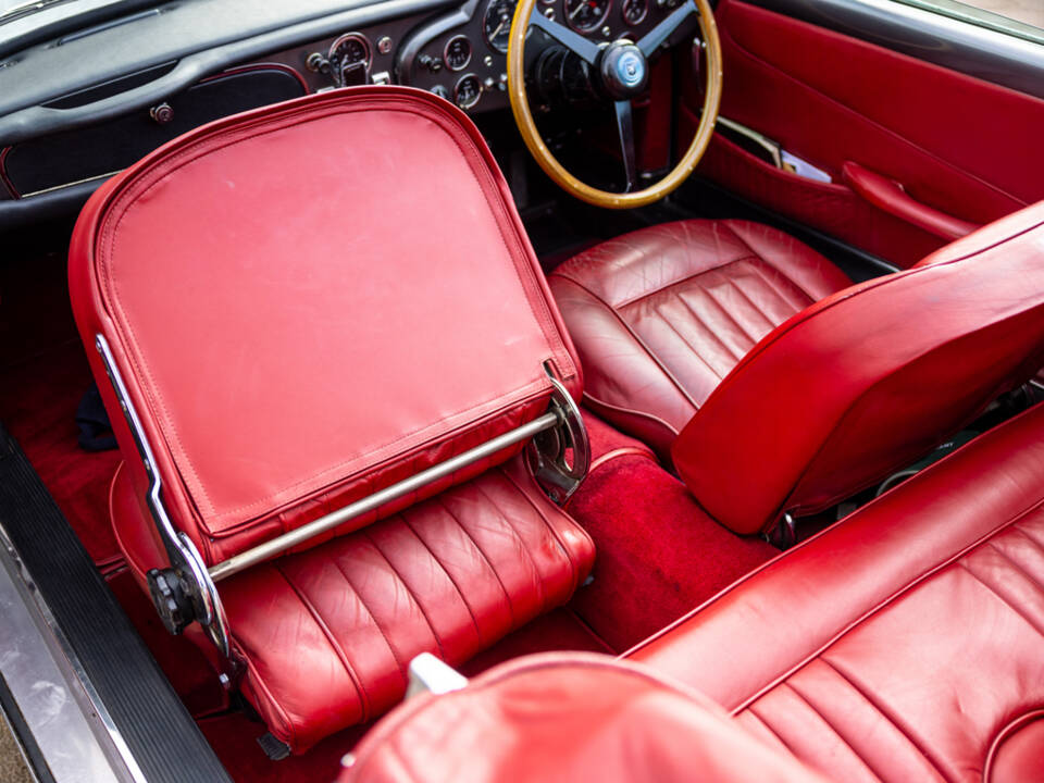Image 17/50 of Aston Martin DB 5 (1964)
