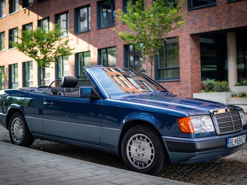 Obraz 12/50 pojazdu Mercedes-Benz 300 CE-24 (1992)