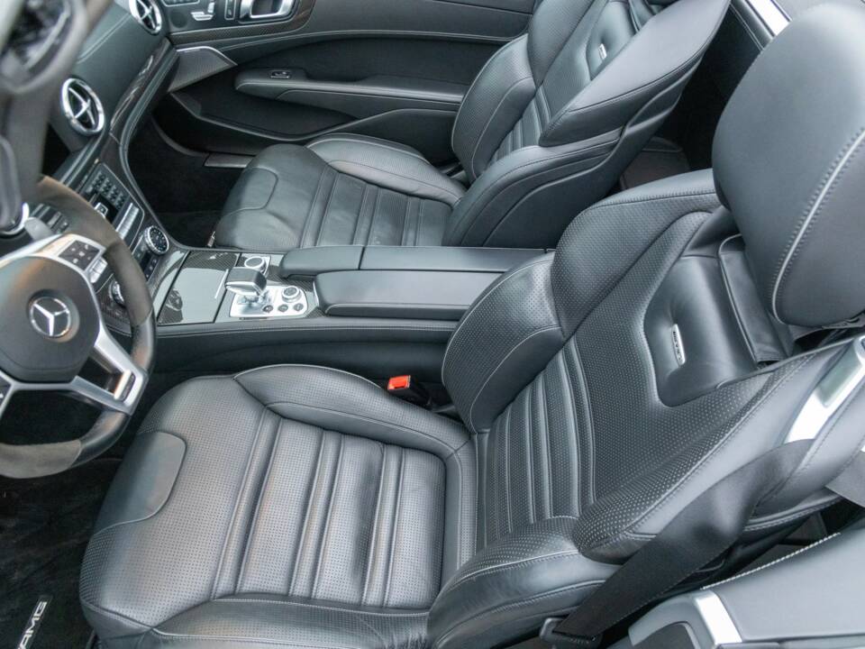 Immagine 31/50 di Mercedes-Benz SL 63 AMG (2012)