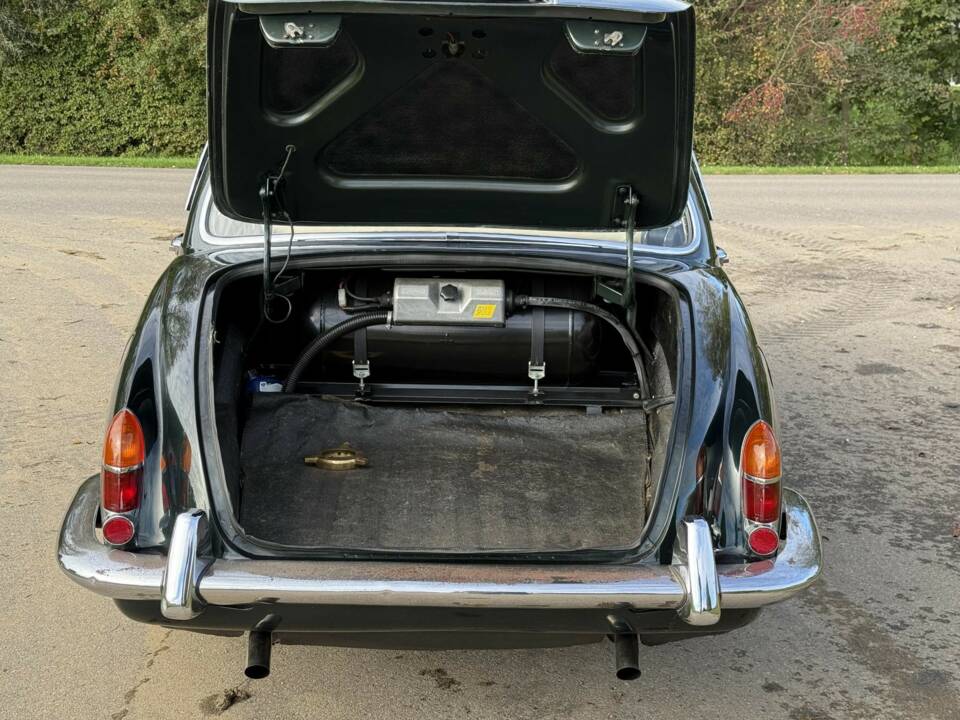 Bild 19/22 von Jaguar S-Type 3.8 (1968)