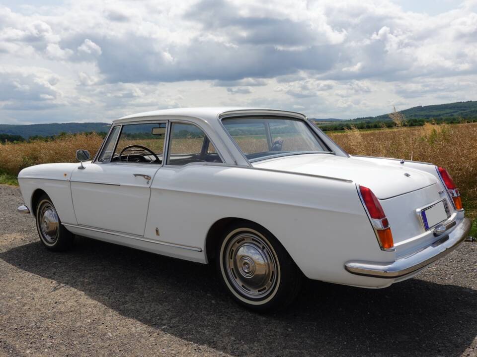 Image 4/36 de Peugeot 404 Coupé (1967)