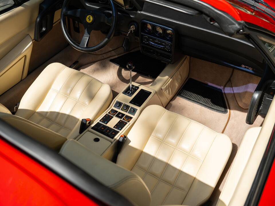 Bild 25/38 von Ferrari 328 GTS (1986)