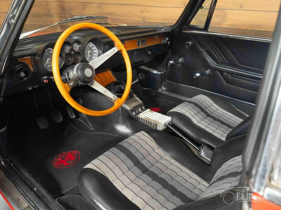 Image 13/19 of Alfa Romeo Giulia 1600 GT Junior (1975)