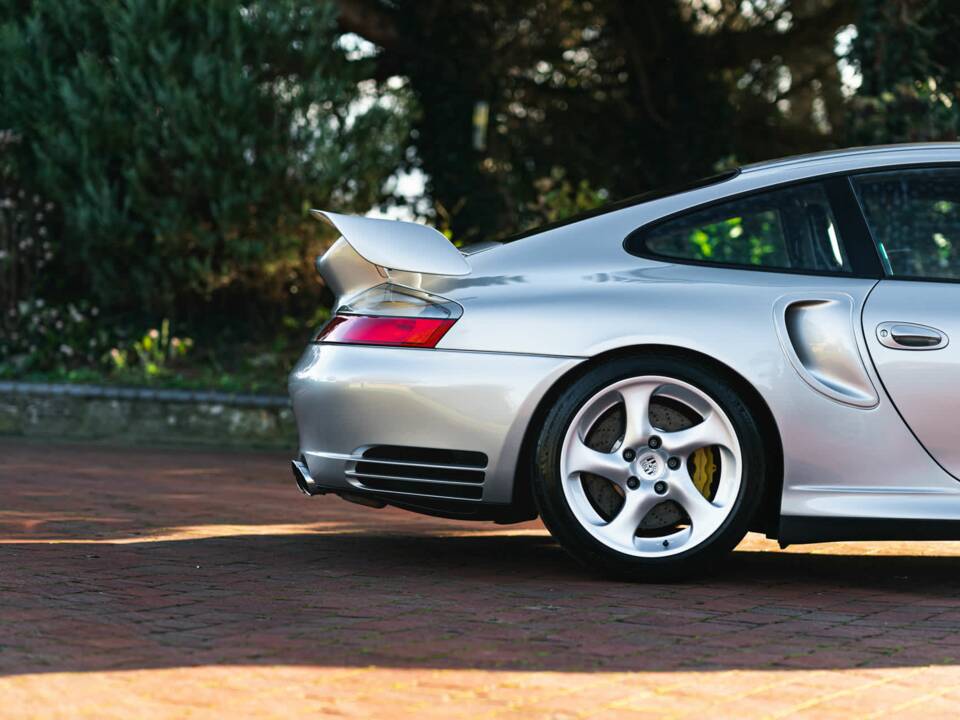 Bild 20/25 von Porsche 911 GT2 (2003)