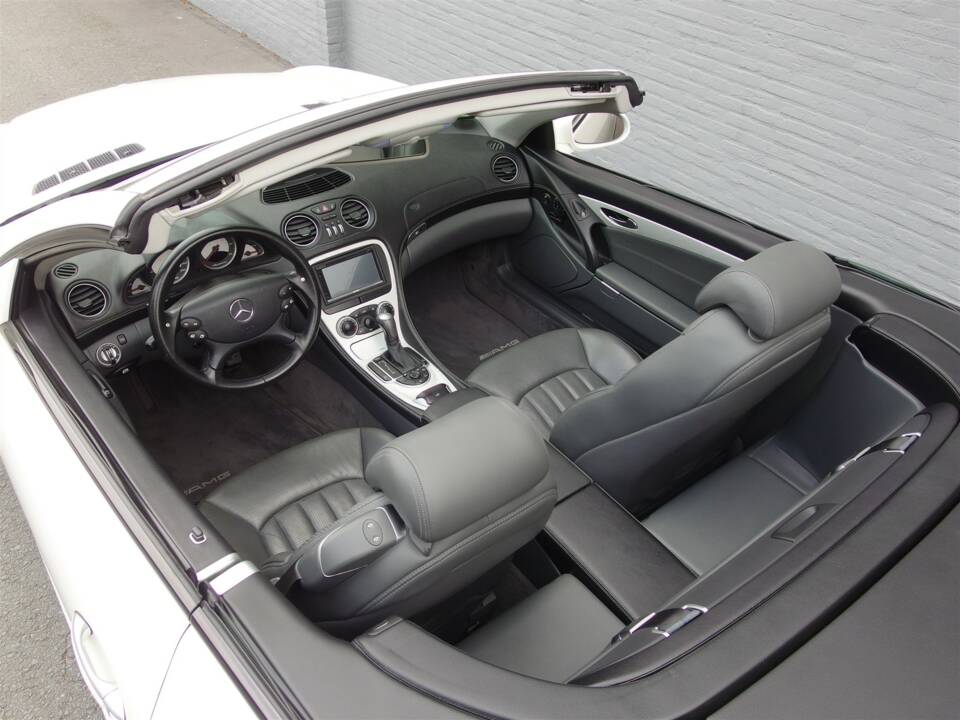 Image 43/97 de Mercedes-Benz SL 55 AMG (2003)