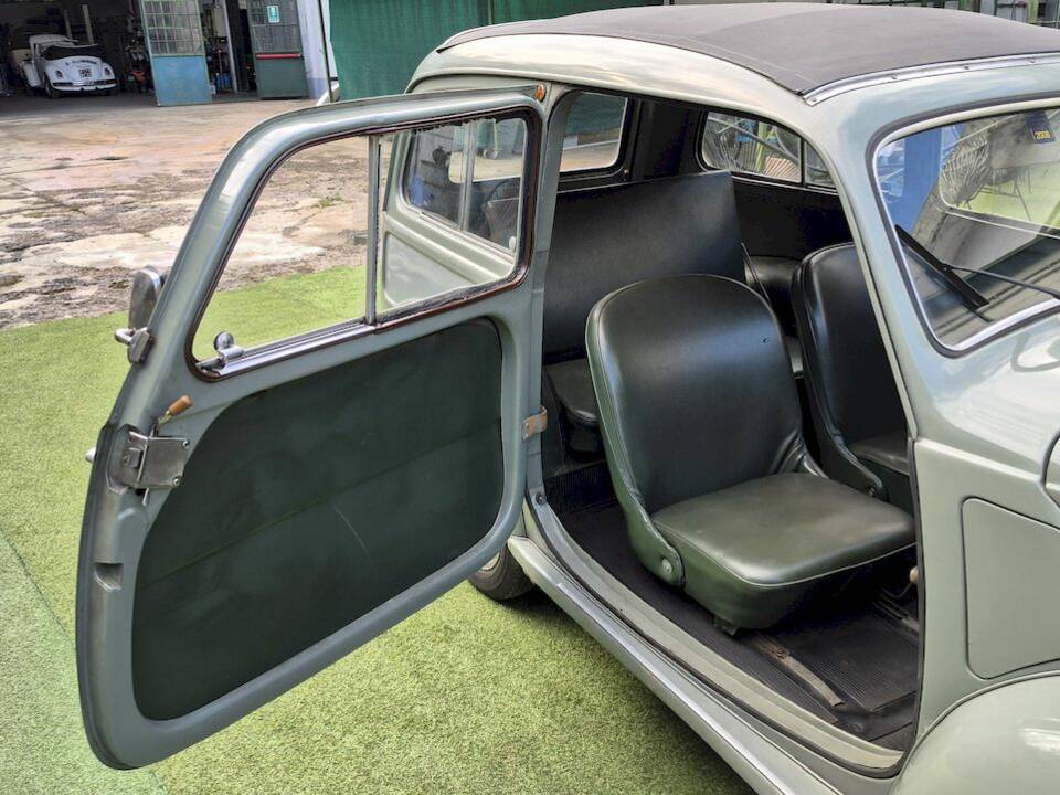 Image 39/60 of FIAT 500 C Belvedere (1954)