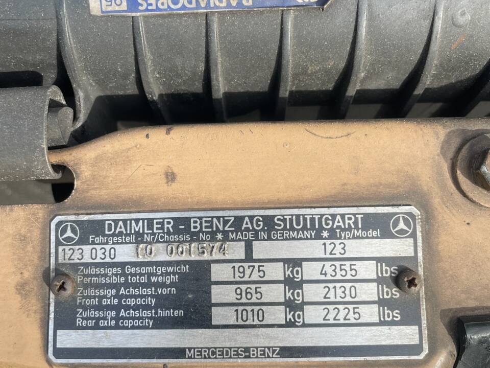Bild 33/52 von Mercedes-Benz 280 (1976)