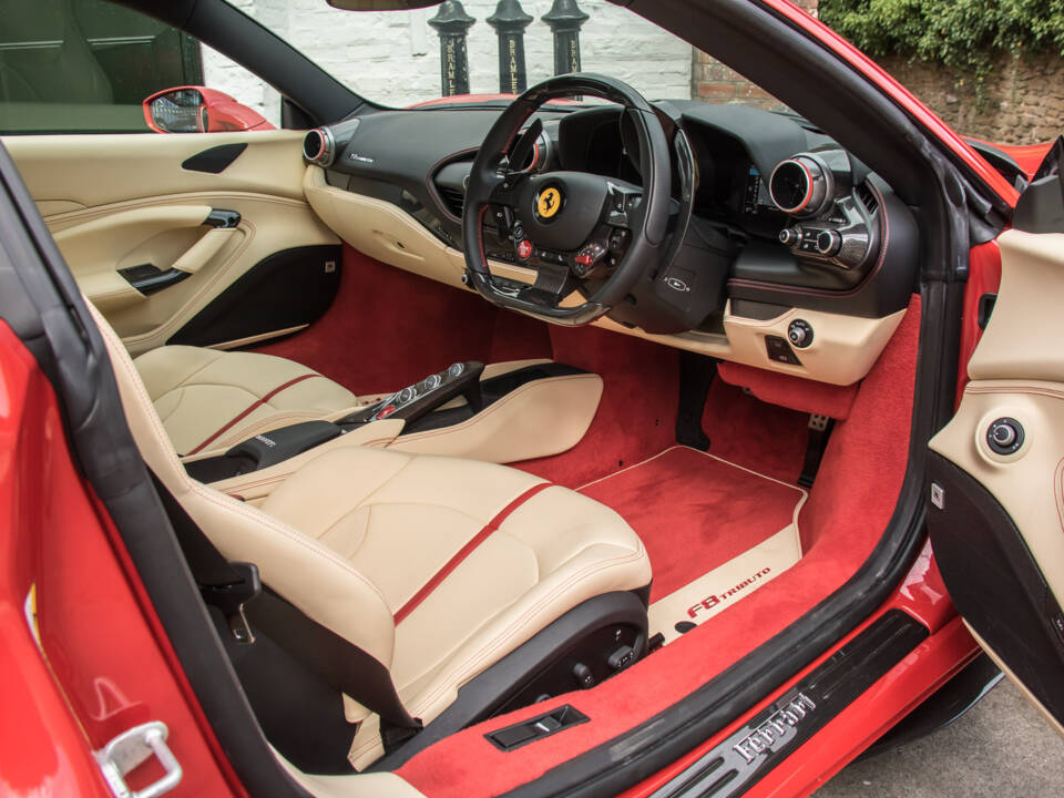 Imagen 18/25 de Ferrari F8 Tributo (2021)