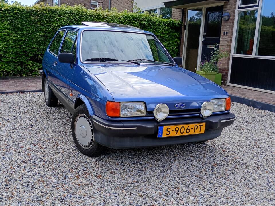 Image 1/23 de Ford Fiesta 1.1 (1988)