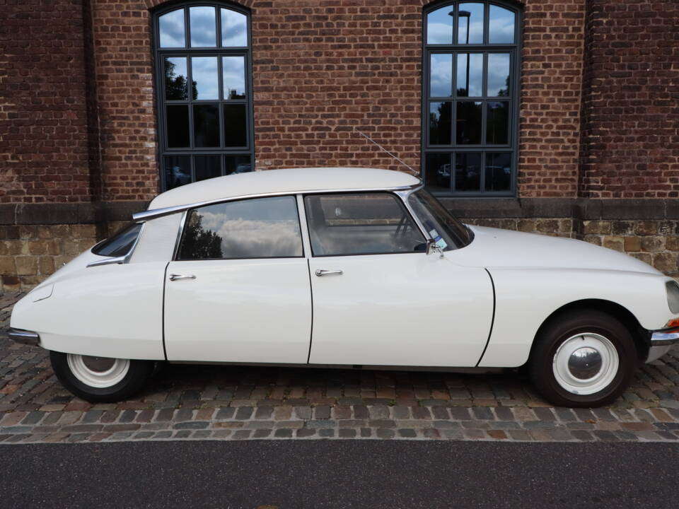 Image 8/22 de Citroën ID 20 (1970)