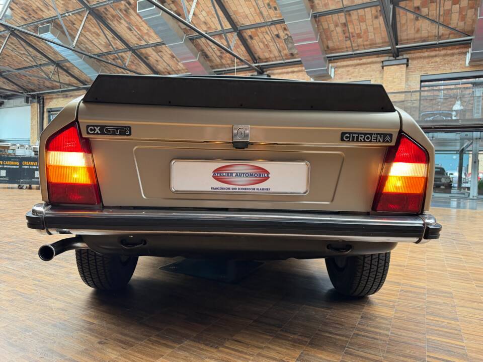 Immagine 15/43 di Citroën CX 2400 GTi (1982)