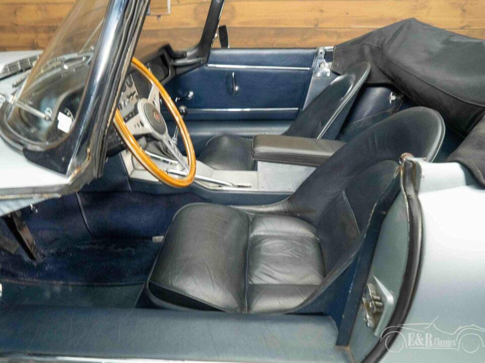 Image 10/19 of Jaguar E-Type 3.8 (1961)