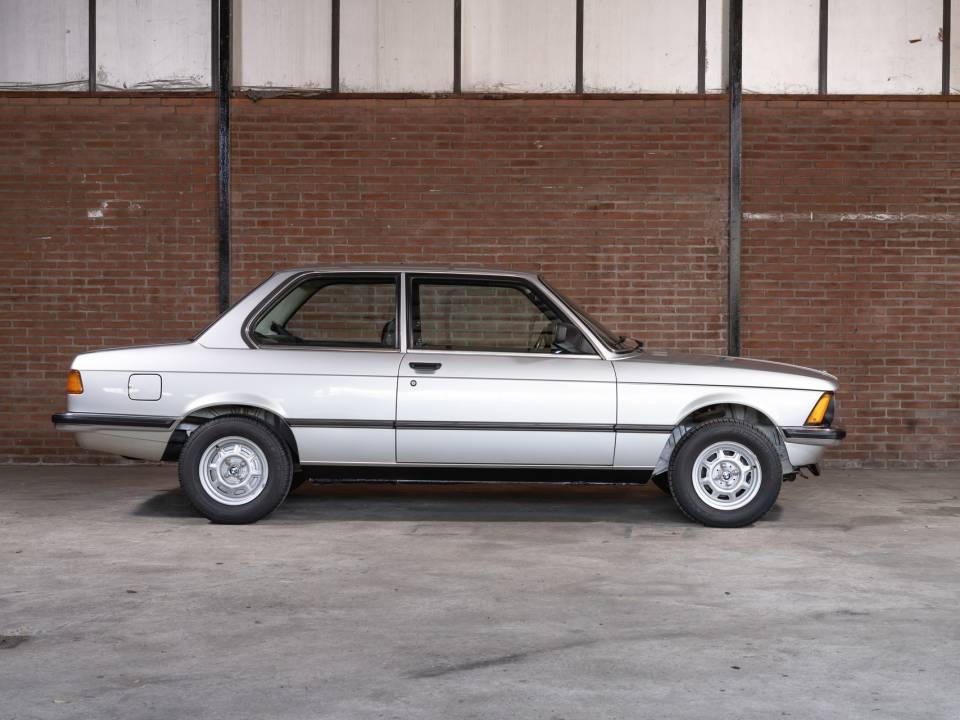 Imagen 2/50 de BMW 315 (1983)