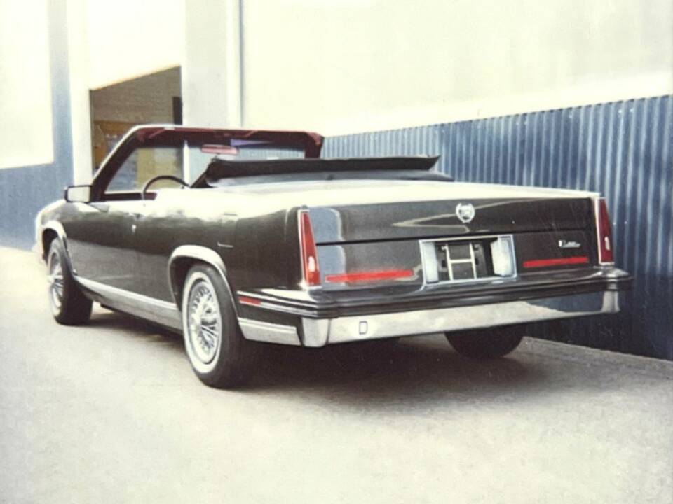 Image 5/23 of Cadillac Convertible de Ville (1986)