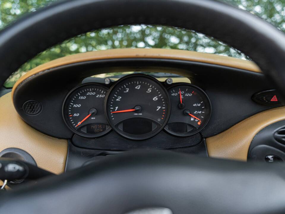 Image 49/50 de Porsche Boxster (2000)