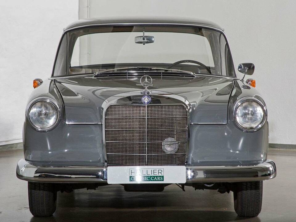 Image 2/20 of Mercedes-Benz 190 c (1962)