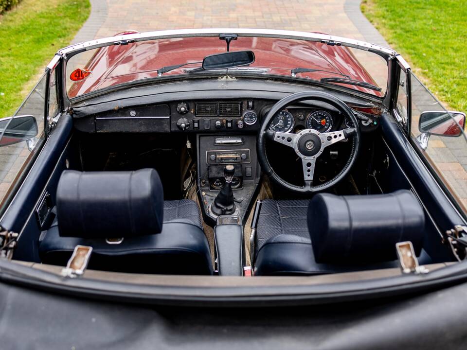 Obraz 42/48 pojazdu MG MGB (1973)