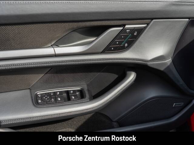 Afbeelding 7/30 van Porsche Taycan Turbo S Sport Turismo (2022)