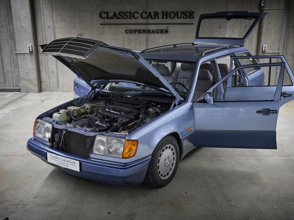 Image 21/100 of Mercedes-Benz 230 TE (1990)