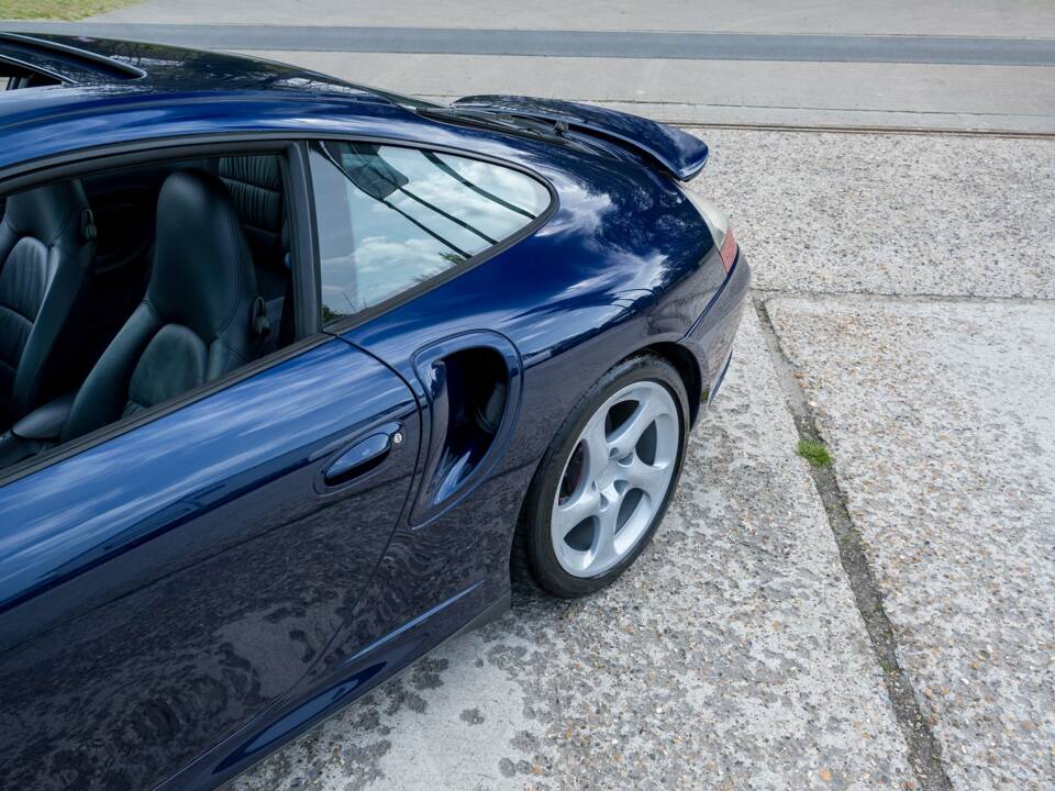 Image 25/46 of Porsche 911 Turbo (2001)