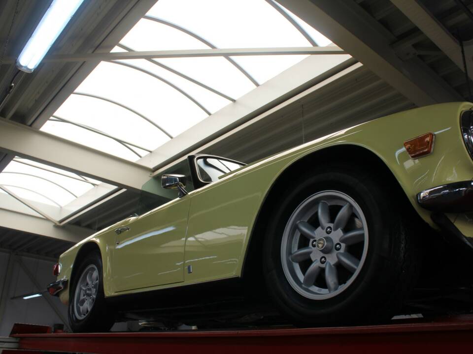 Image 10/50 of Triumph TR 6 (1971)