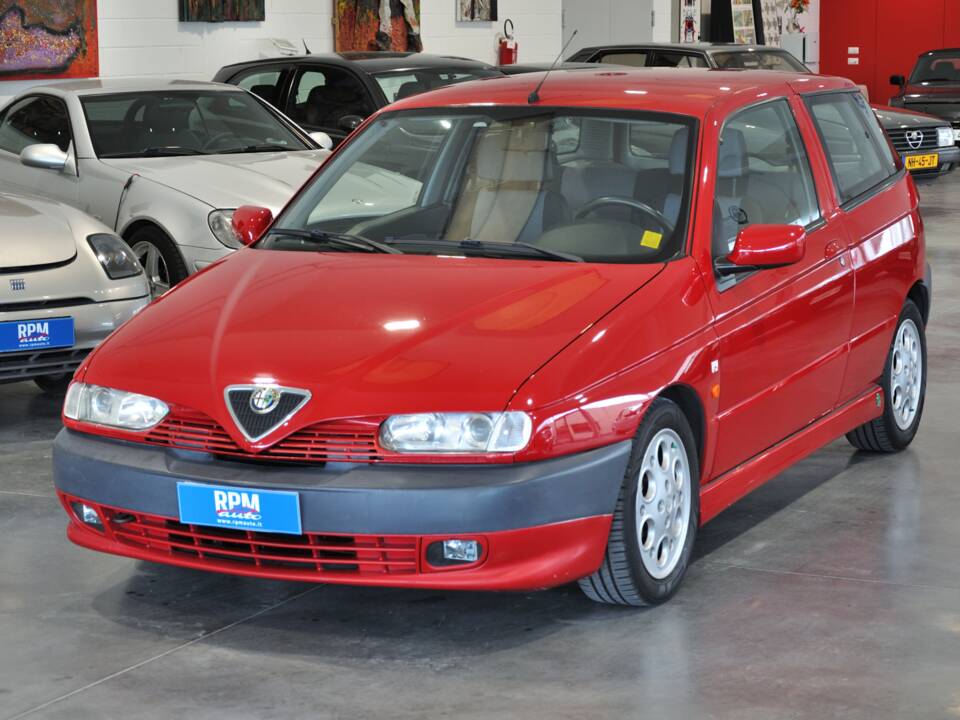 Afbeelding 2/29 van Alfa Romeo 145 Quadrifoglio Verde (1996)