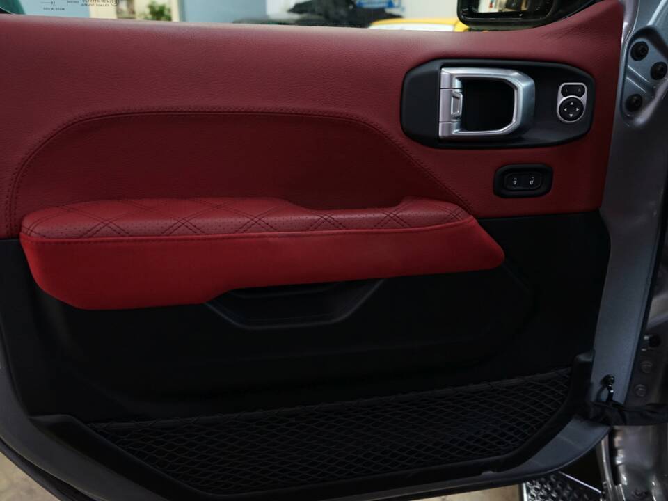 Bild 22/29 von Jeep Wrangler 2.0T Sahara (2020)