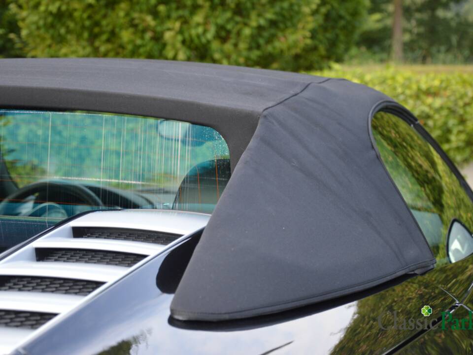 Image 21/50 of Audi R8 Spyder 4.2 FSI Quattro (2011)