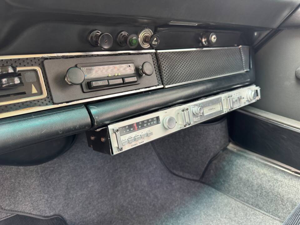 Image 24/60 de Porsche 911 2.4 T (1971)