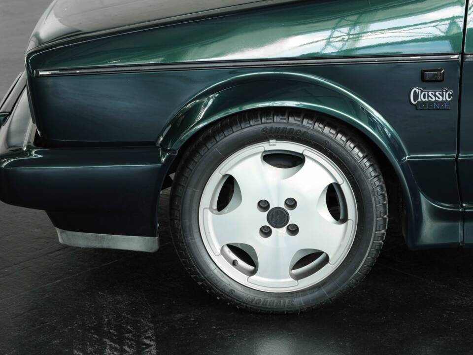 Image 11/36 of Volkswagen Golf Mk I Convertible 1.8 (1993)