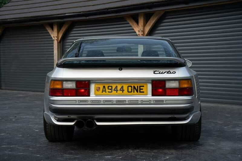 Immagine 8/50 di Porsche 944 Turbo (1990)