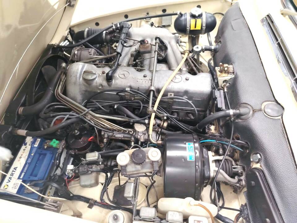 Image 53/58 of Mercedes-Benz 280 SL (1969)