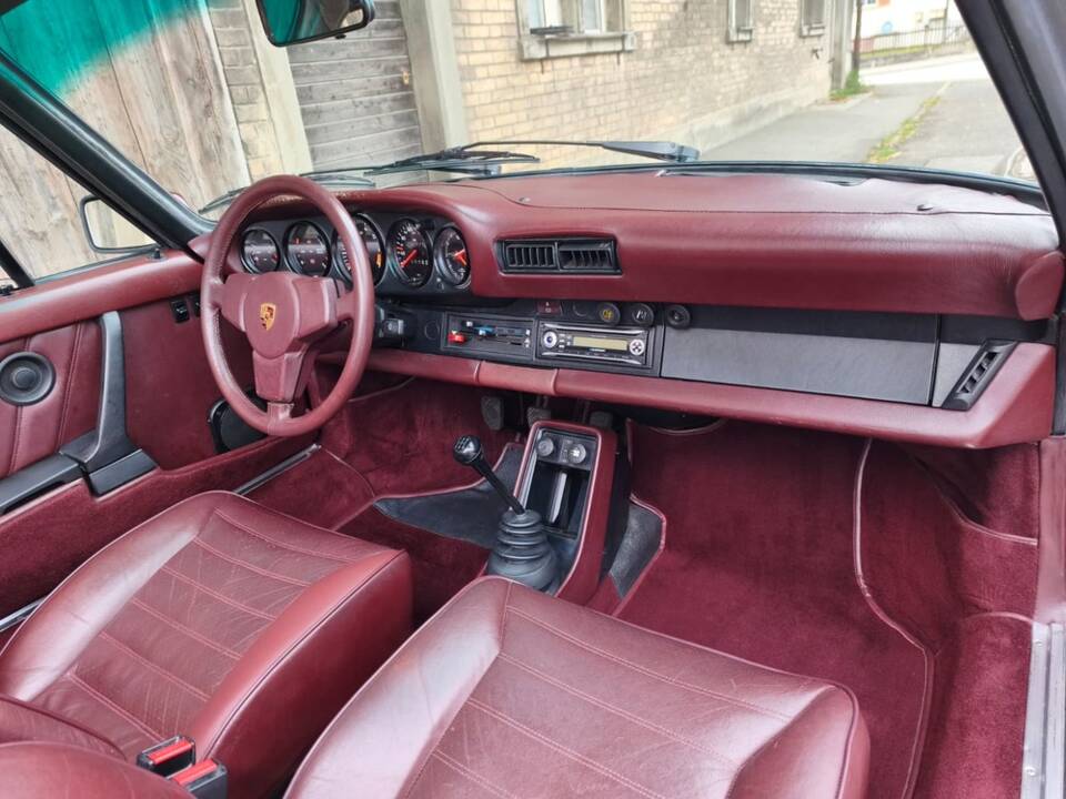 Image 15/25 of Porsche 911 SC 3.0 (1983)
