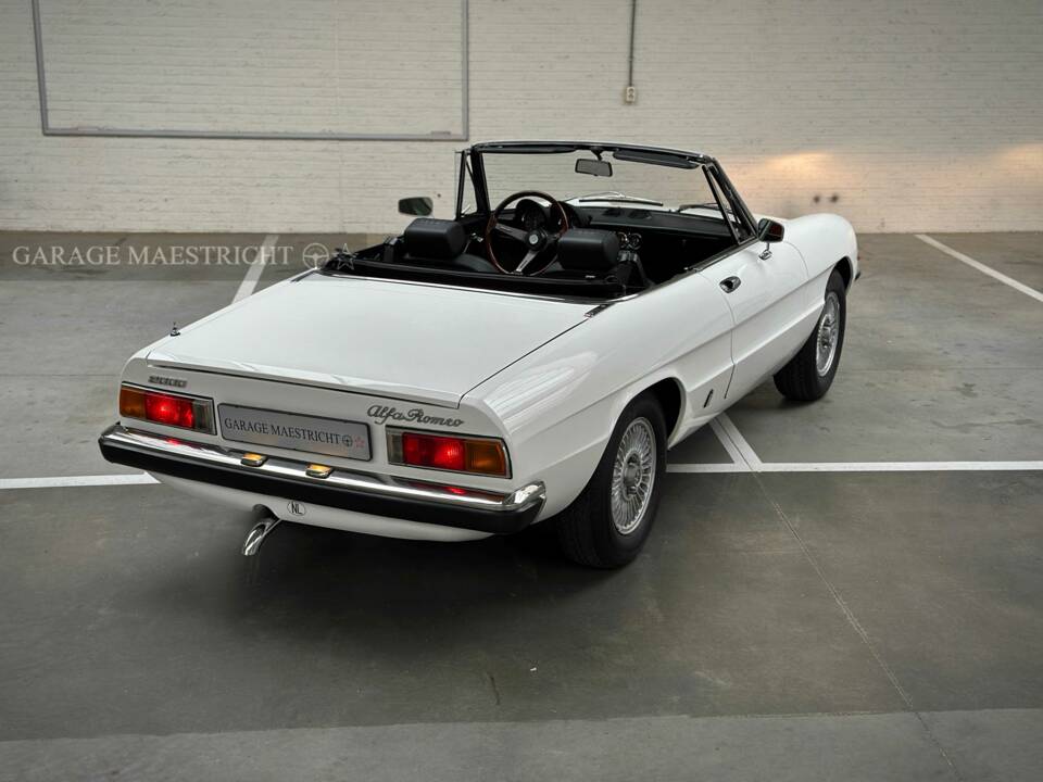 Image 49/95 of Alfa Romeo 2000 Spider Veloce (1980)