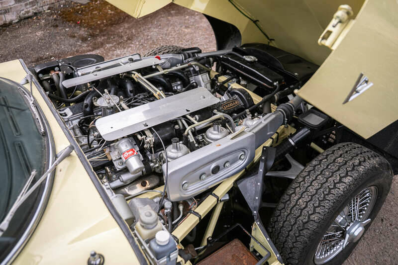 Afbeelding 26/45 van Jaguar E-Type V12 (1973)
