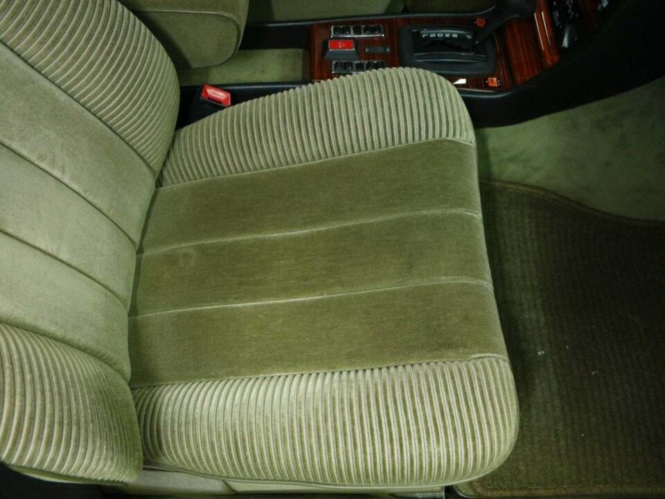 Bild 32/50 von Mercedes-Benz 300 D (1981)