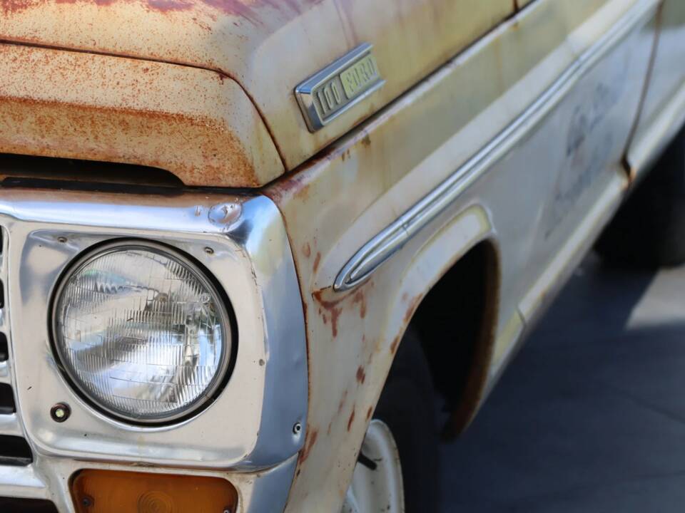 Image 33/52 of Ford F-100 (1967)
