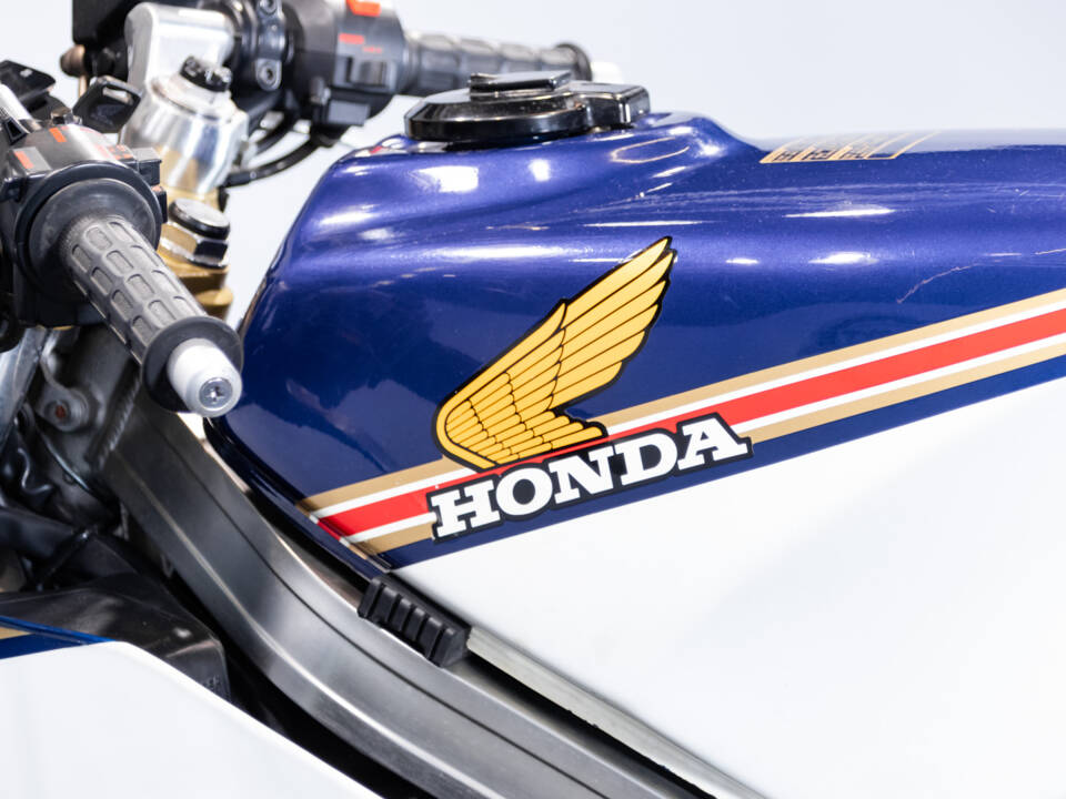 Bild 26/32 von Honda DUMMY (1988)