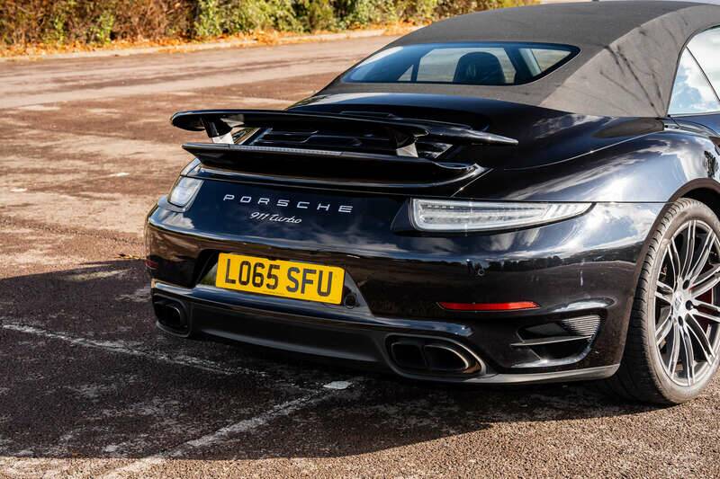 Immagine 19/50 di Porsche 911 Turbo (2015)