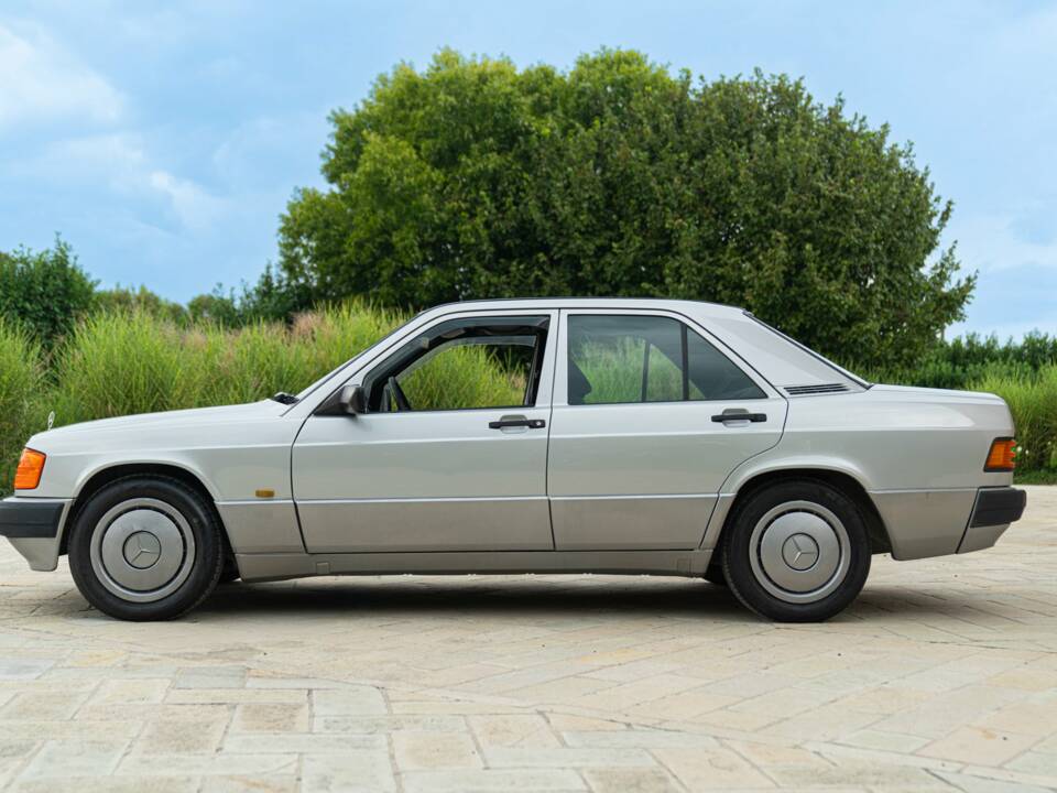 Image 4/50 of Mercedes-Benz 190 E 1.8 (1991)