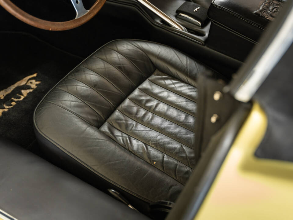 Immagine 26/32 di Jaguar E-Type (1969)