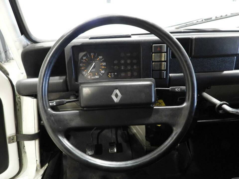 Afbeelding 6/15 van Renault R 4 F6 (1984)