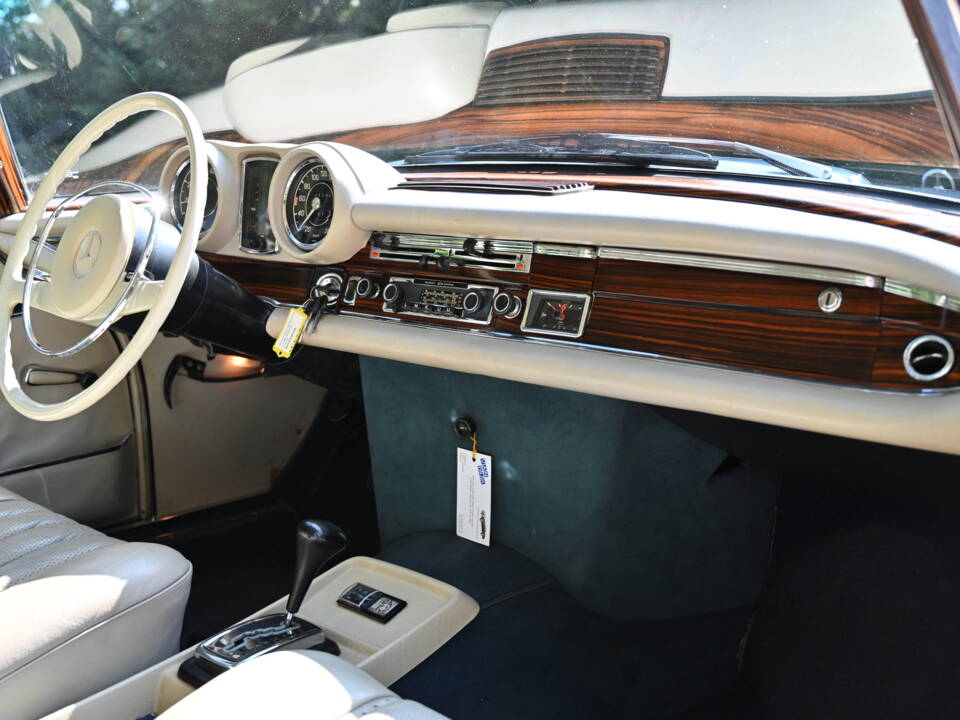 Immagine 12/17 di Mercedes-Benz 280 SE 3,5 (1971)