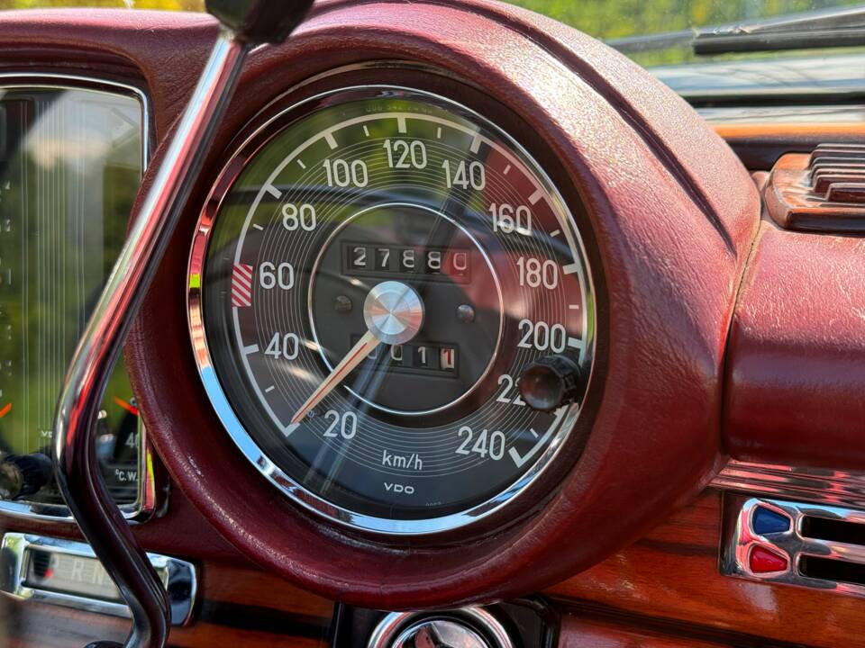 Bild 16/73 von Mercedes-Benz 280 SE 3,5 (1970)